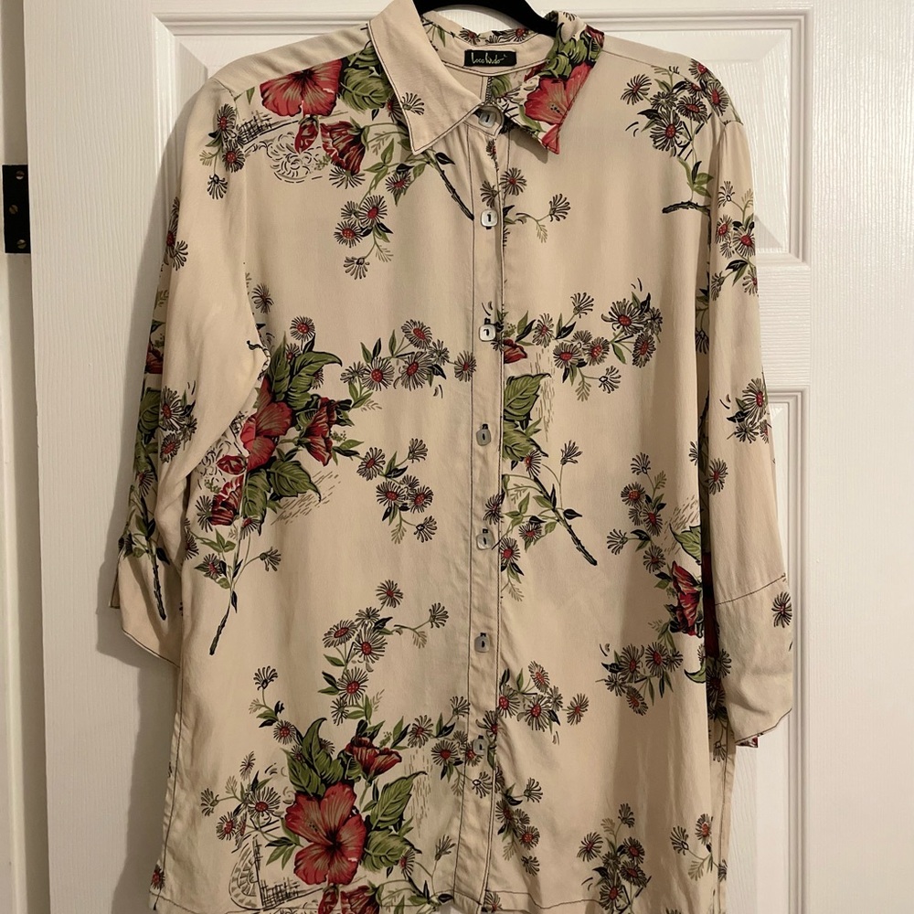 Floral flowy collared vintage dress shirt by Loco Lindo.
